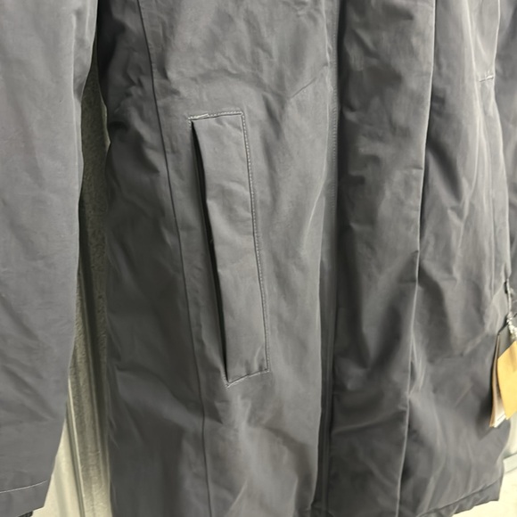 North face - Picture 8 of 16